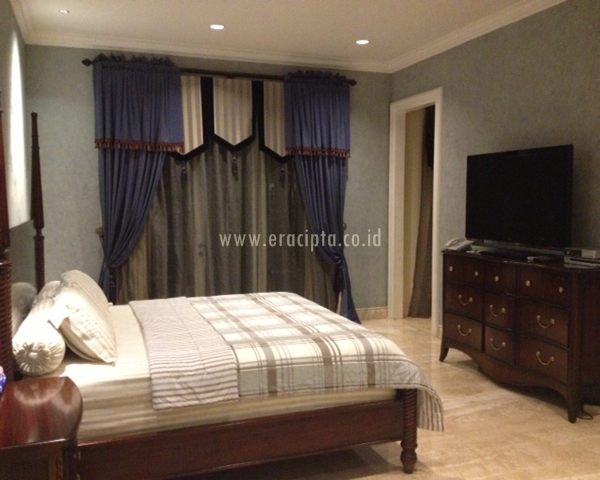 1st floor master bedroom