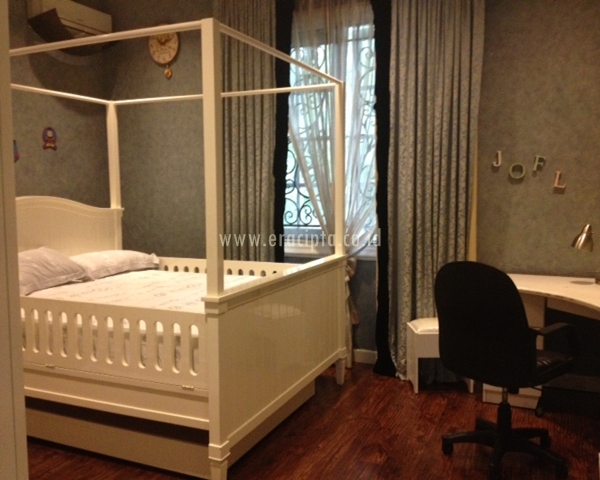 2nd flood kid bedroom