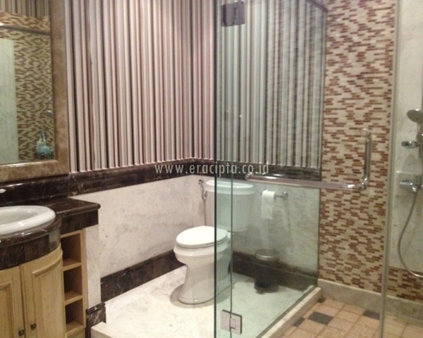 2nd floor kid bathroom